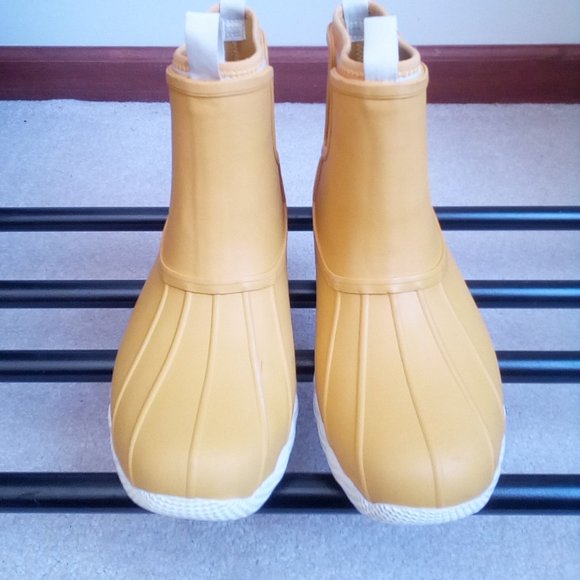 SPERRY Shoes - Sperry Women Saltwater Chelsea Duck Boots NEW NWOB